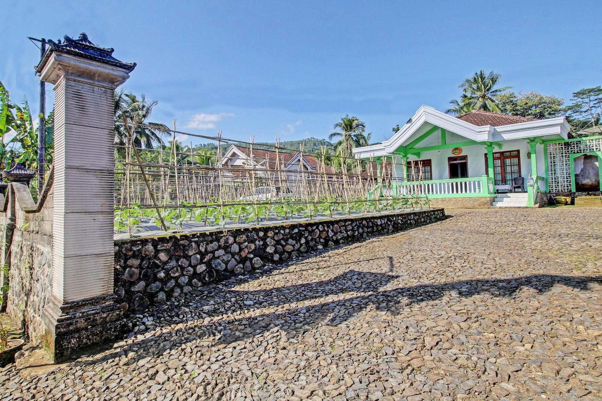 Spot On 91214 Desa Wisata Pandean Hotel Trenggalek Екстериор снимка